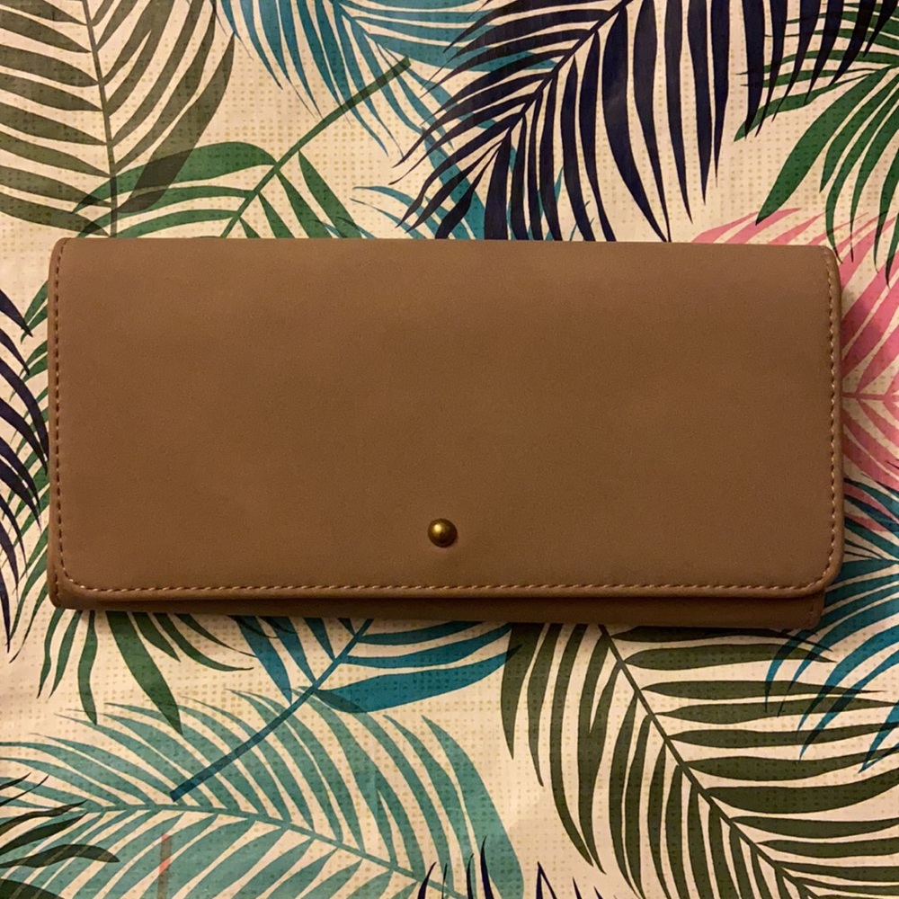 Universal Thread Goods Co Taupe Grey Wallet Card Holder Button Closure Soft EUC